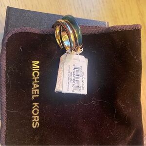 BNWT MICHAEL Michael Kors Emerald Green and Gold Ring Size 7